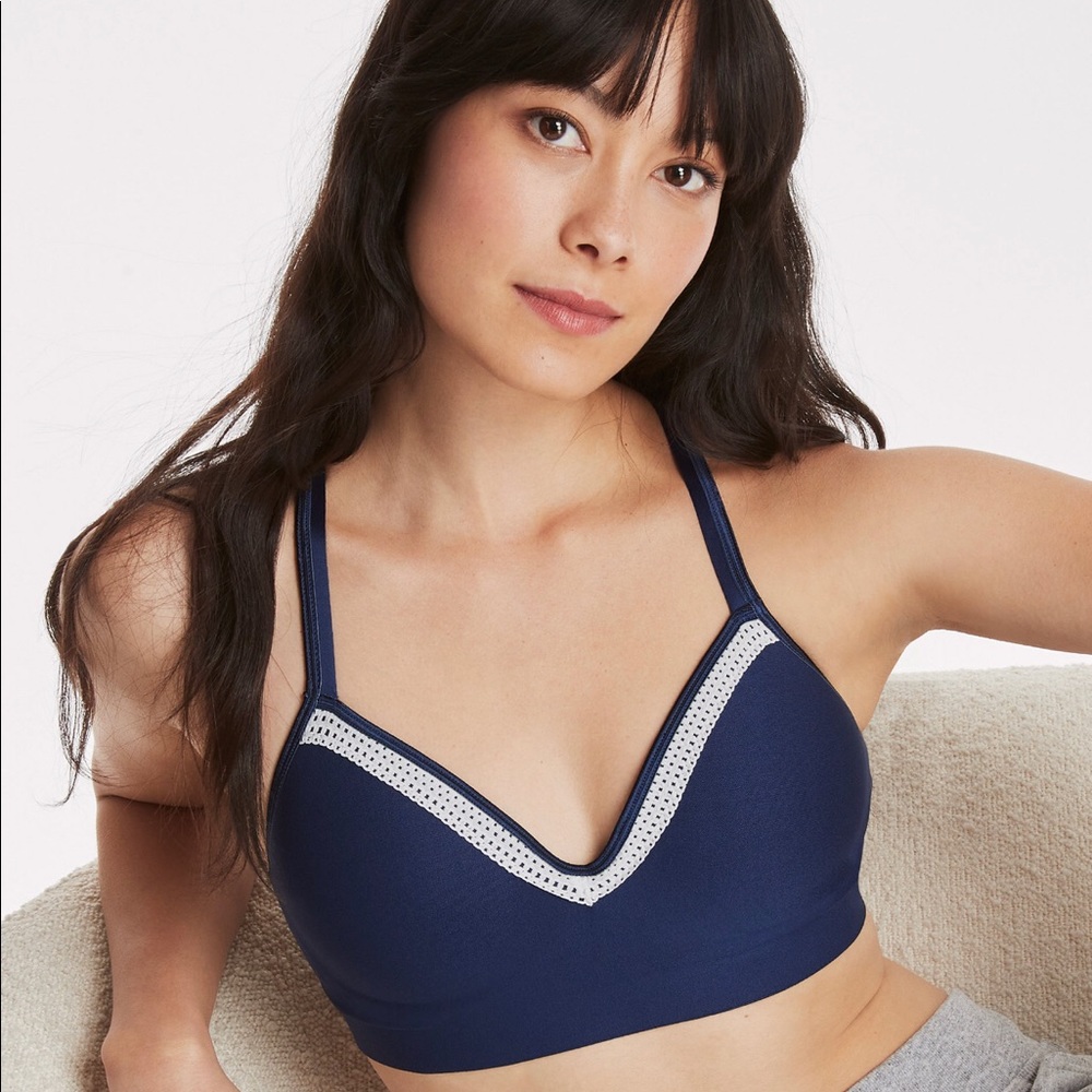 NWT Hanes Bra 4 Way Stretch ComfortFlex Wirefree Evolution Lace SmoothTec Band